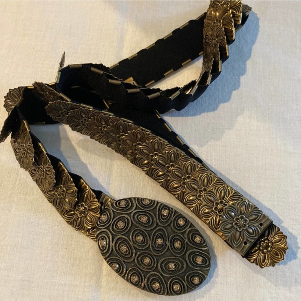 Gold‎ stretchy metal belt with rhinestones
